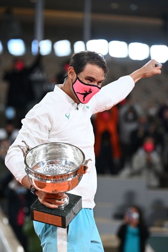 包含纳达尔刷新里程碑，切尔西半决赛力克圣安东尼奥马刺，晋级概率达65％的词条